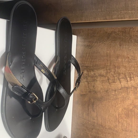 Burberry sandals - Picture 3 of 3